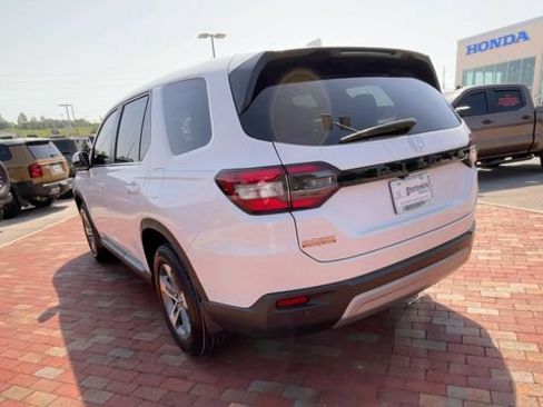 Certified 2025 Honda Pilot EX-L image 8