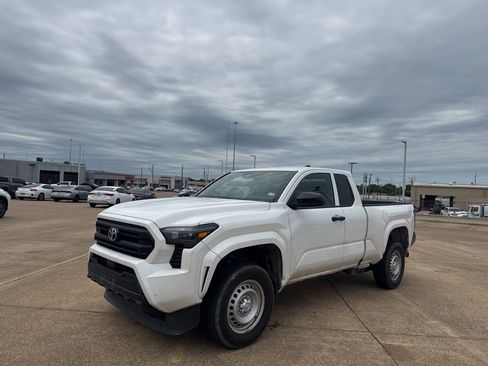 Used 2024 Toyota Tacoma SR RWD image 8