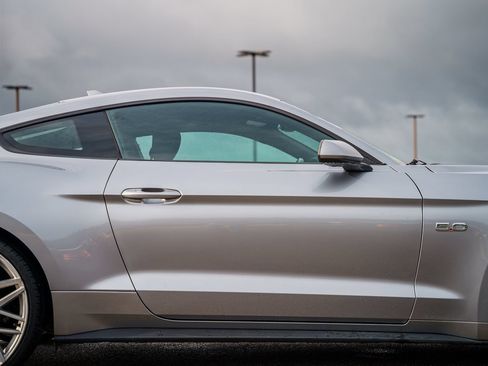 Used 2021 Ford Mustang GT RWD image 22