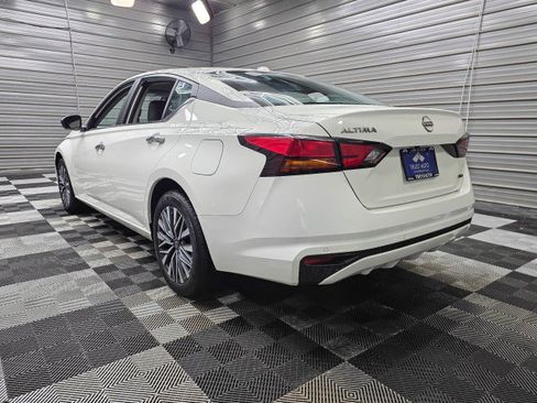 Used 2025 Nissan Altima 2.5 SV AWD/4WD image 7