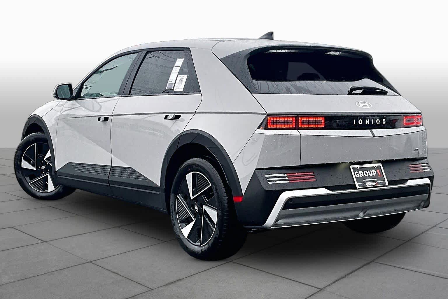 New 2027 Hyundai Ioniq 5 SE AWD/4WD image 7