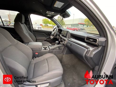 Certified 2025 Toyota 4Runner SR5 AWD/4WD image 17