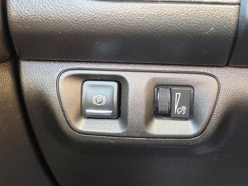 Used 2017 GMC Acadia SLT AWD/4WD image 28