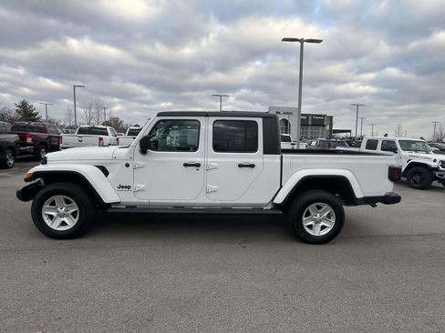 Used 2023 Jeep Gladiator Sport image 13