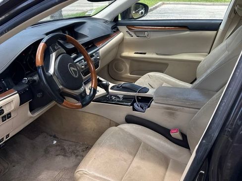 Used 2013 Lexus ES 300h FWD image 2