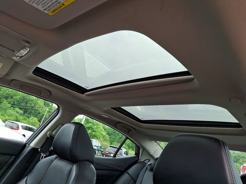 Used 2019 Nissan Maxima 3.5 SL w/ Floor Mat Group FWD image 16