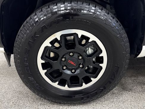 Used 2025 Toyota 4Runner TRD Off-Road image 2