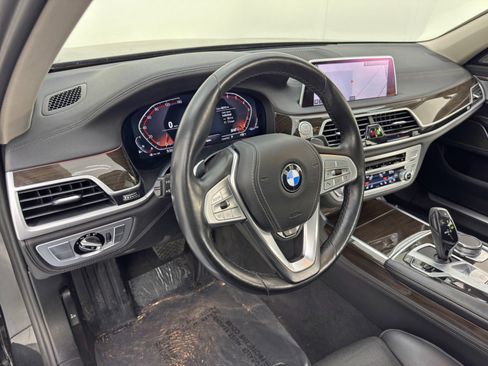 Used 2020 BMW 740i w/ Premium Package image 13