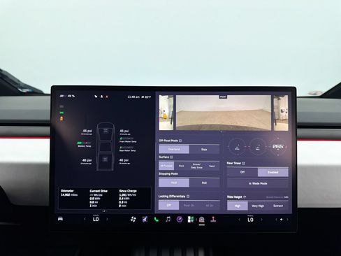 Used 2024 Tesla Cybertruck AWD Crew Cab image 27