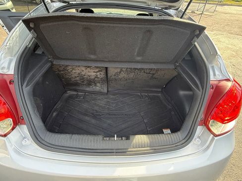 Used 2013 Hyundai Veloster Turbo image 16