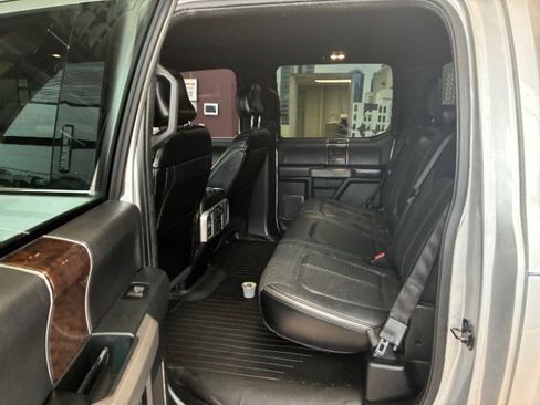 Used 2015 Ford F150 Platinum w/ Equipment Group 701A Luxury image 26