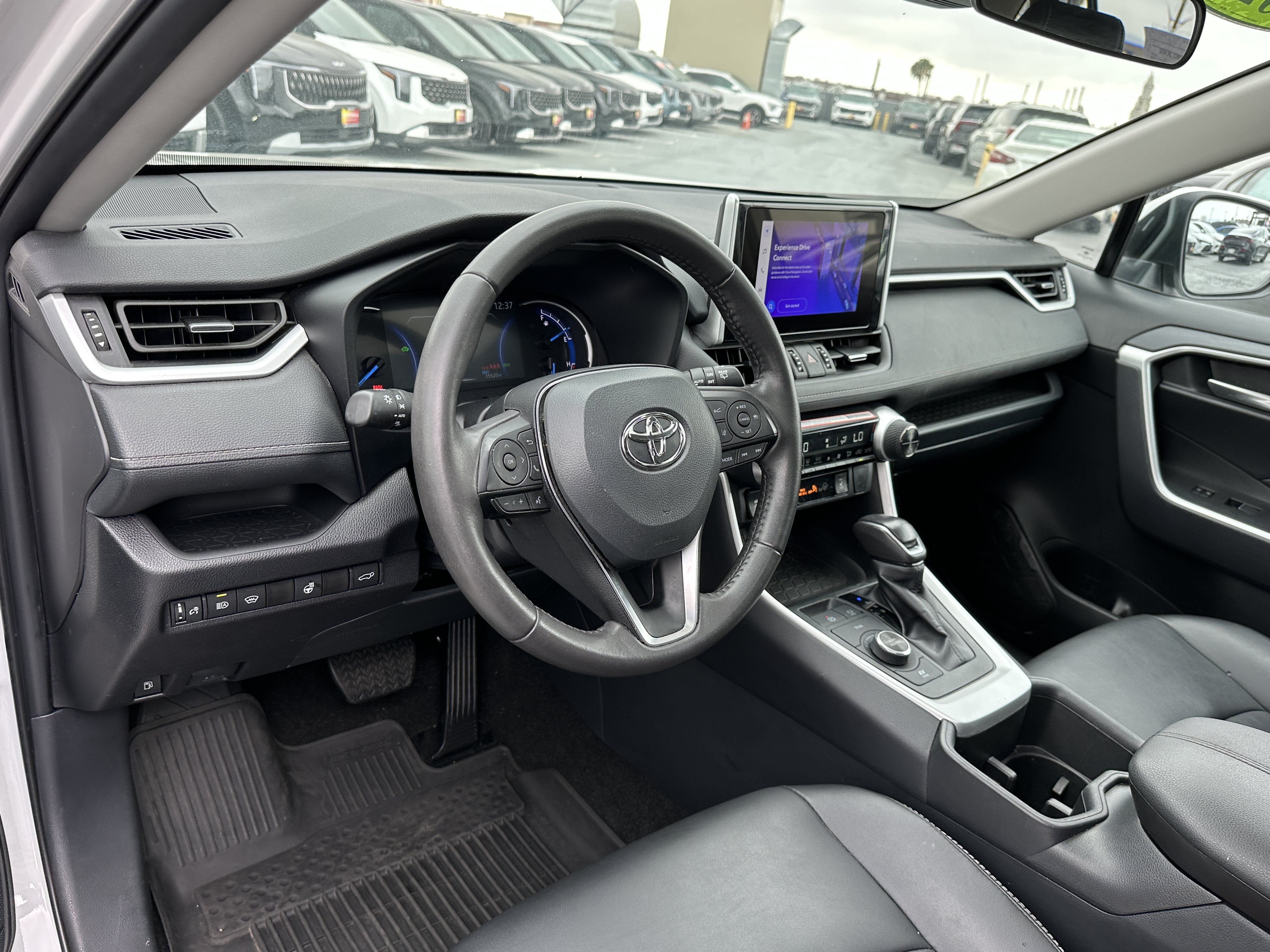 Used 2025 Toyota RAV4 XLE Premium AWD/4WD image 21