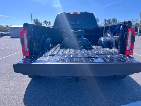 Used 2023 Ford F350 Lariat image 33