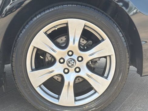 Used 2018 Toyota Sienna SE w/ Carpet Mat Package FWD image 31
