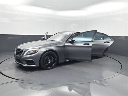 Used 2017 Mercedes-Benz S 550 4MATIC Sedan image 40
