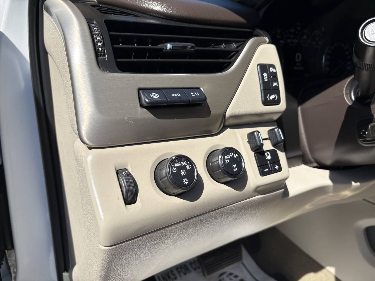 Used 2018 GMC Yukon Denali AWD/4WD image 13