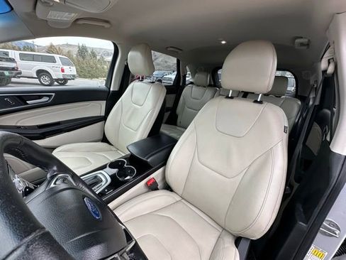 Used 2018 Ford Edge Titanium w/ Technology Package image 17