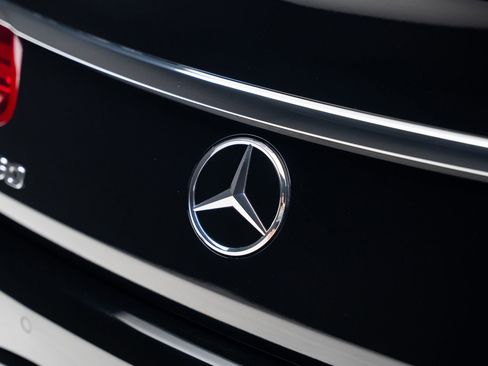 Used 2018 Mercedes-Benz S 560 Cabriolet image 32