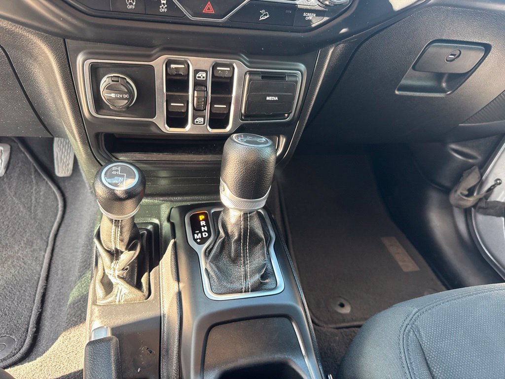 Used 2019 Jeep Wrangler Unlimited Sahara AWD/4WD image 24