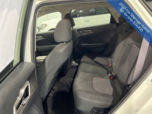 Used 2023 Kia Sportage LX image 10