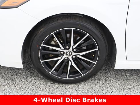 Used 2024 Toyota Camry SE image 11