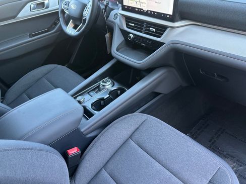 New 2026 Ford Explorer Active RWD image 16