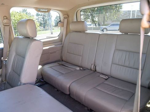 Used 2006 Toyota Land Cruiser AWD/4WD image 17