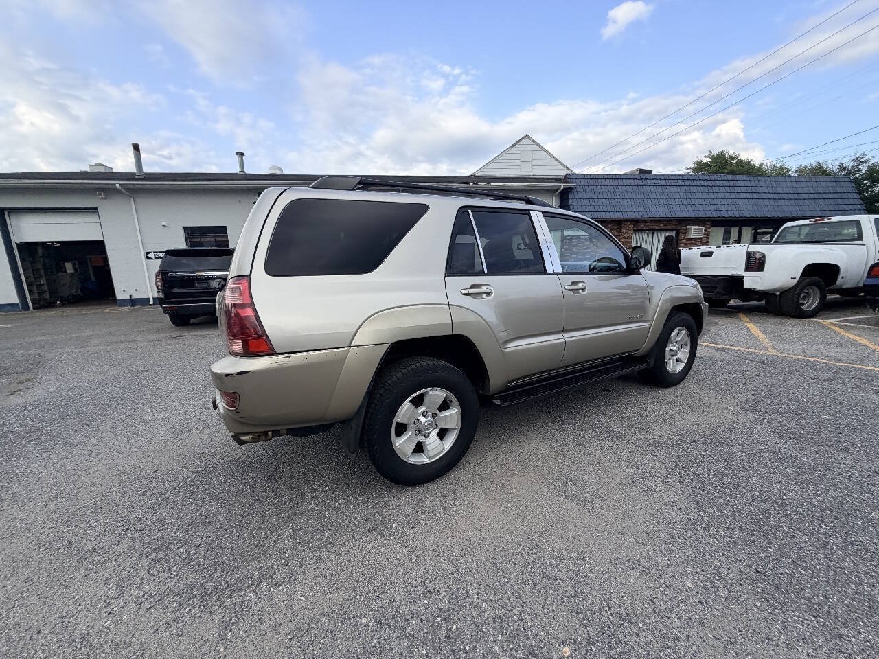 Used 2004 Toyota 4Runner SR5 AWD/4WD image 20