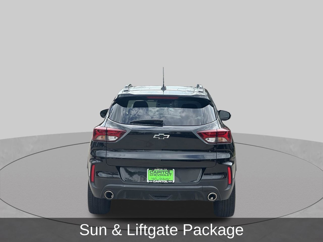 Used 2023 Chevrolet TrailBlazer RS w/ Sun and Liftgate Package FWD image 4