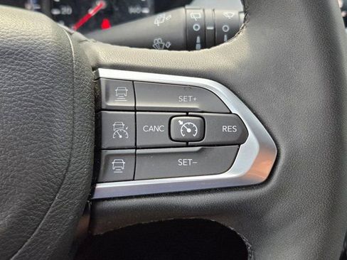 Used 2025 Jeep Compass Limited image 21