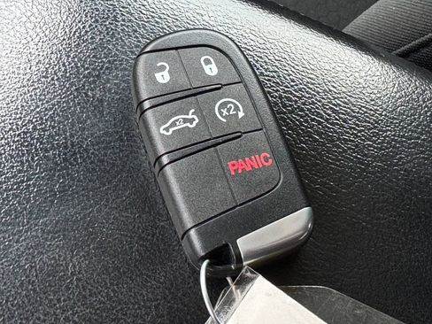 Used 2021 Jeep Wrangler Unlimited Rubicon AWD/4WD image 31