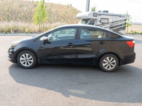 Used 2016 Kia Rio EX FWD image 4
