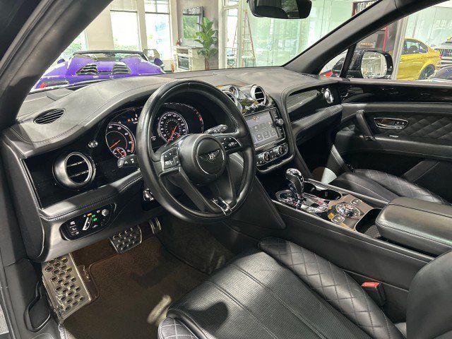 Used 2017 Bentley Bentayga AWD/4WD image 3