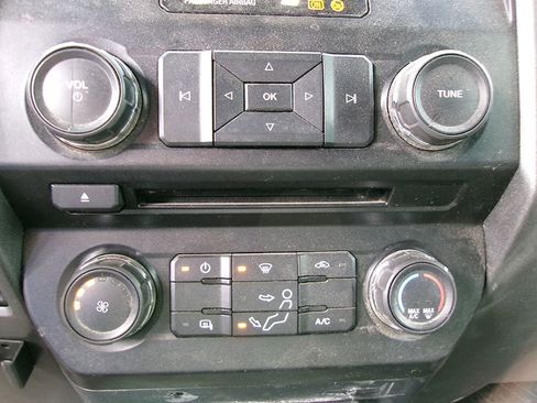 Used 2018 Ford F550 4x4 Regular Cab Super Duty image 22