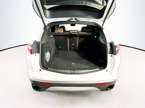 Used 2022 Alfa Romeo Stelvio Ti image 31