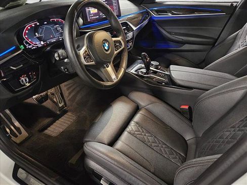 Used 2021 BMW 530i xDrive w/ M Sport Package image 10