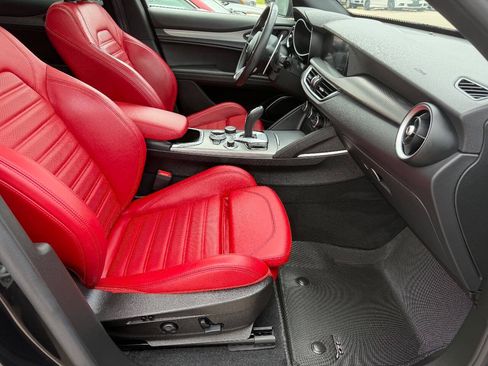 Used 2022 Alfa Romeo Stelvio Veloce AWD/4WD image 20