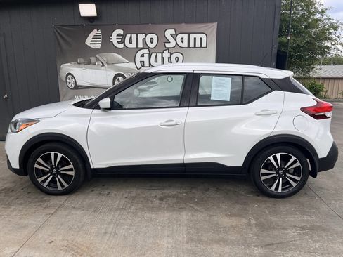 Used 2020 Nissan Kicks SV FWD image 10
