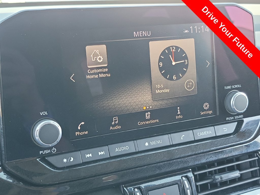 Used 2025 Nissan Pathfinder SV FWD image 10