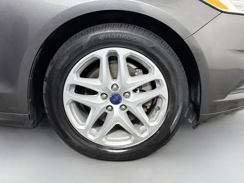 Used 2016 Ford Fusion SE image 31