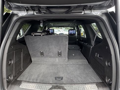 Used 2021 Chevrolet Tahoe High Country w/ Premium Package image 16