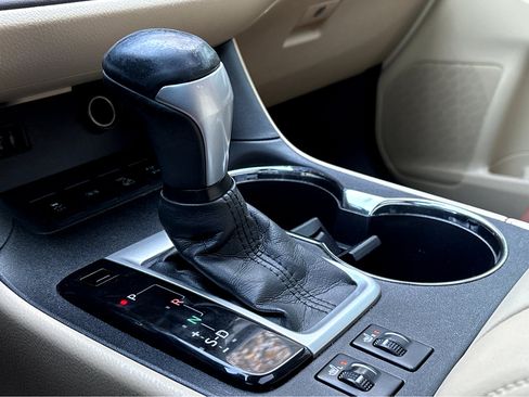 Used 2015 Toyota Highlander XLE image 17