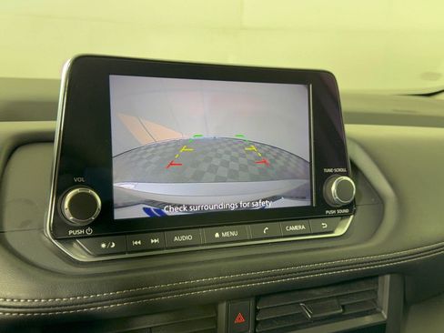 Used 2024 Nissan Rogue S FWD image 23