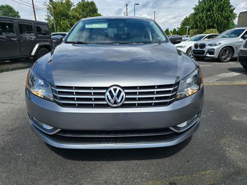 Used 2014 Volkswagen Passat TDI SEL Premium FWD image 8