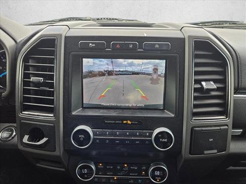 Used 2021 Ford Expedition XLT image 14