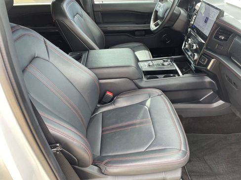 Used 2023 Ford Expedition Limited AWD/4WD image 31