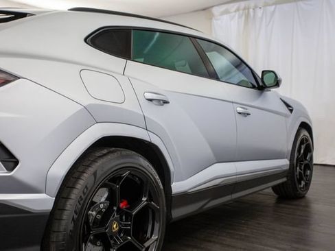 Used 2022 Lamborghini Urus AWD/4WD image 33
