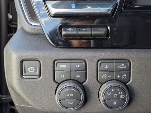 Certified 2024 Chevrolet Silverado 1500 High Country w/ Technology Package image 14