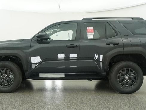 New 2026 Toyota 4Runner SR5 AWD/4WD image 19