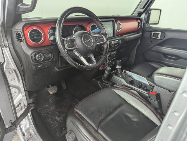 Used 2020 Jeep Gladiator Rubicon w/ Dual Top Group AWD/4WD image 17